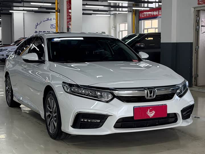 Фото 3 - Honda Inspire