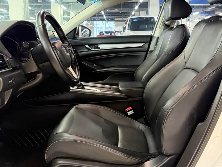 Фото 4 - Honda Inspire