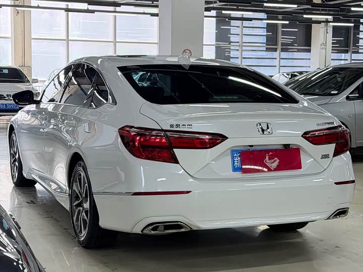 Фото 7 - Honda Inspire