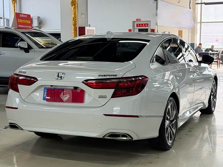 Фото 9 - Honda Inspire