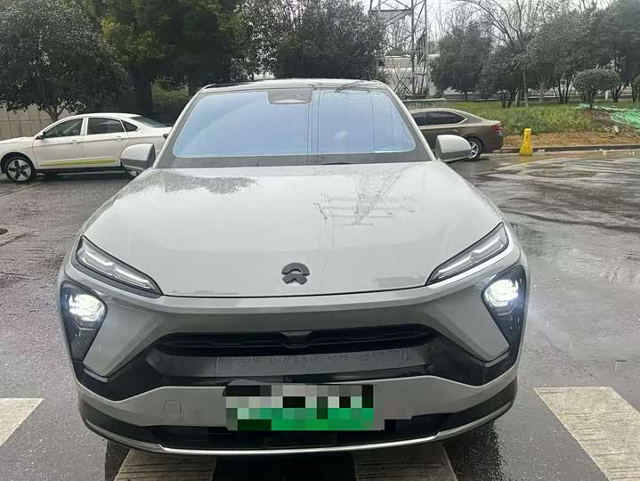 Фото 2 - Nio EC6