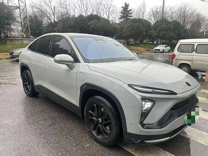 Фото 3 - Nio EC6