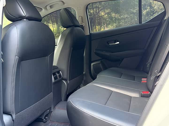 Фото 4 - Nissan Sylphy