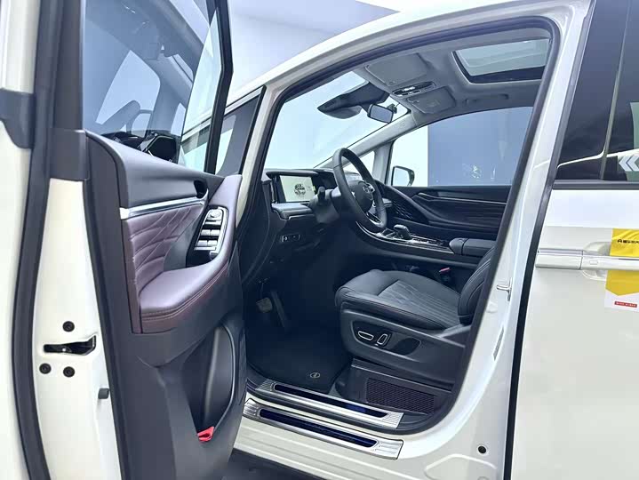 Фото 7 - GAC Trumpchi M8