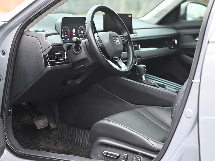 Фото 4 - Honda Inspire