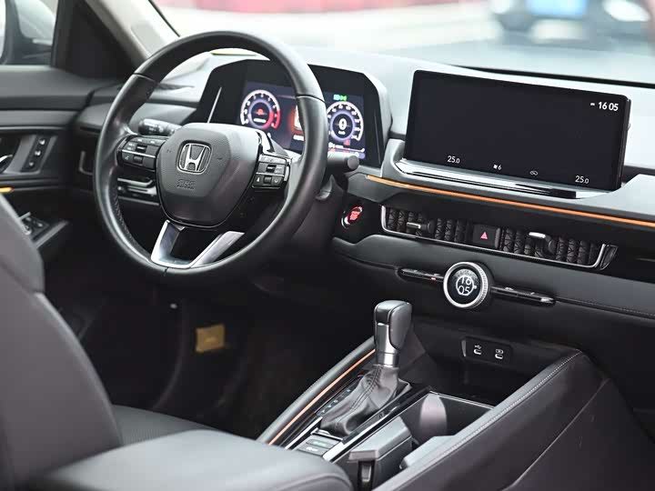 Фото 6 - Honda Inspire