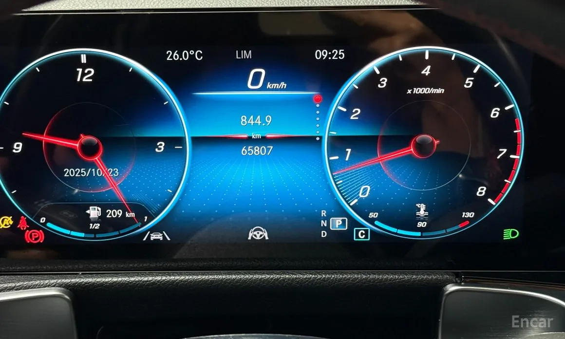 Фото 11 - Mercedes-Benz GLB-Class