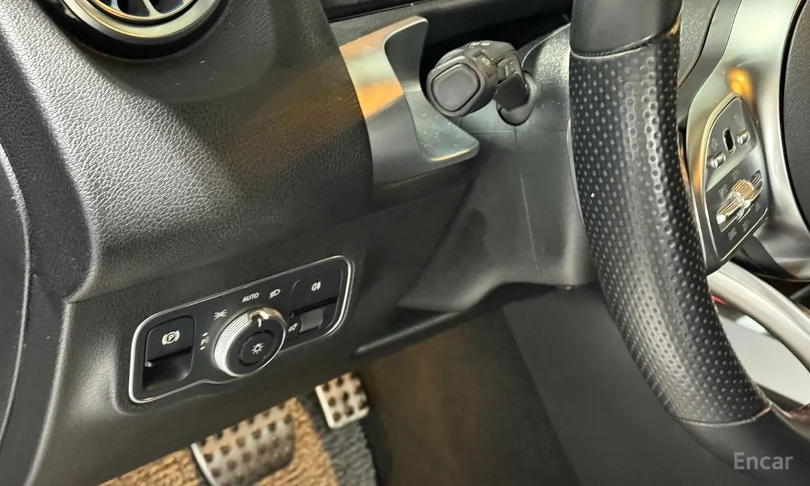 Фото 17 - Mercedes-Benz GLB-Class