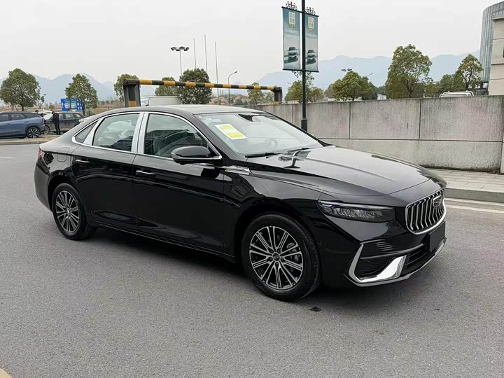 Фото 4 - Geely Preface