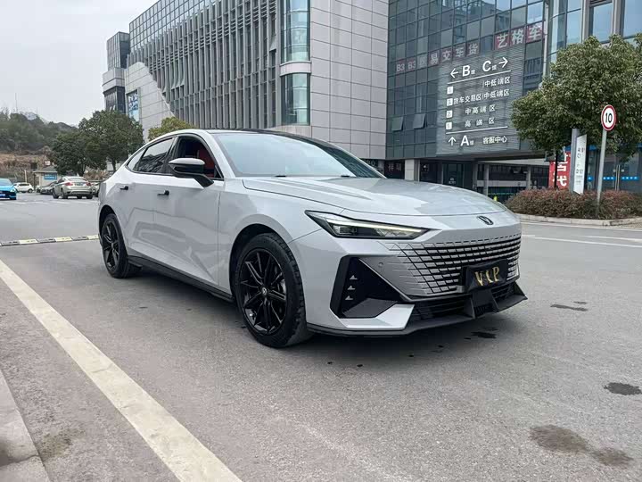 Фото 3 - Changan UNI-V