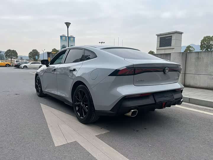 Фото 7 - Changan UNI-V