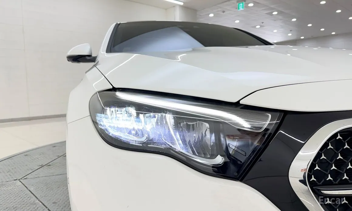 Фото 10 - Mercedes-Benz E-Class