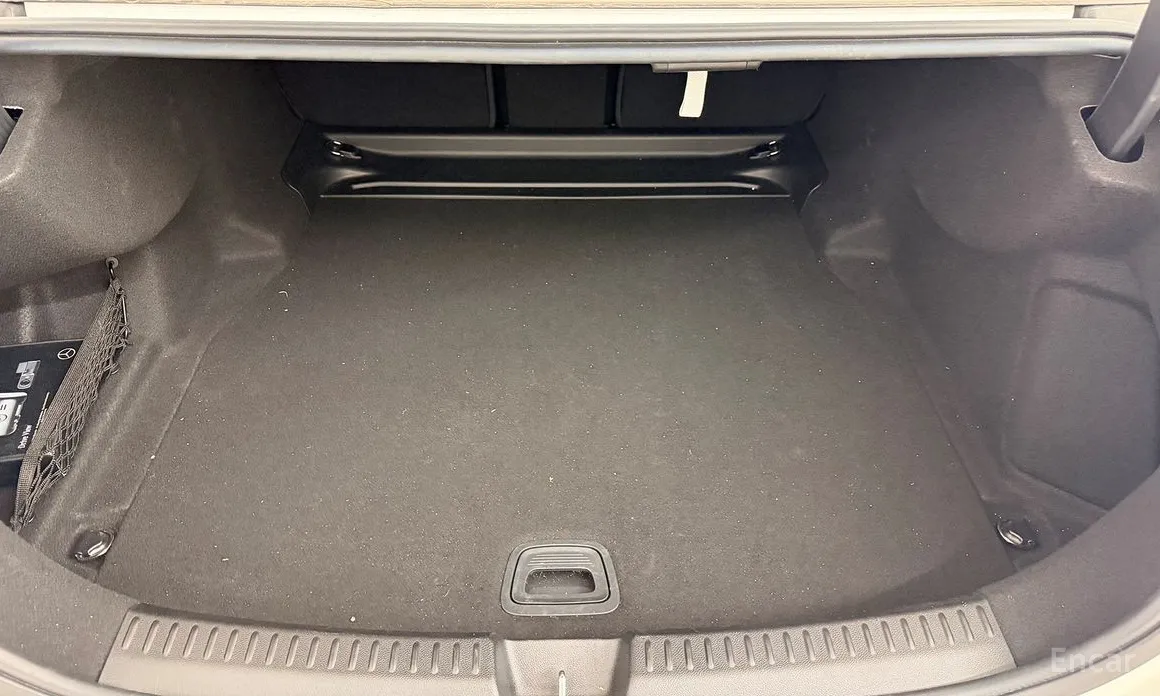 Фото 12 - Mercedes-Benz E-Class