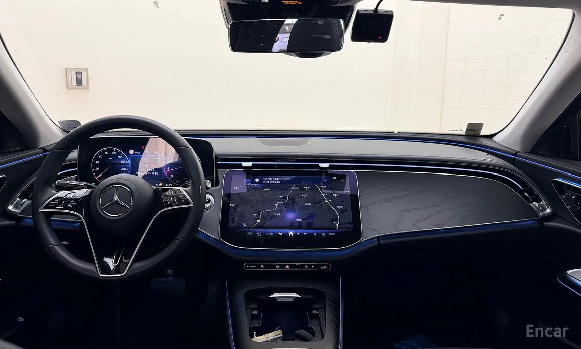 Фото 16 - Mercedes-Benz E-Class