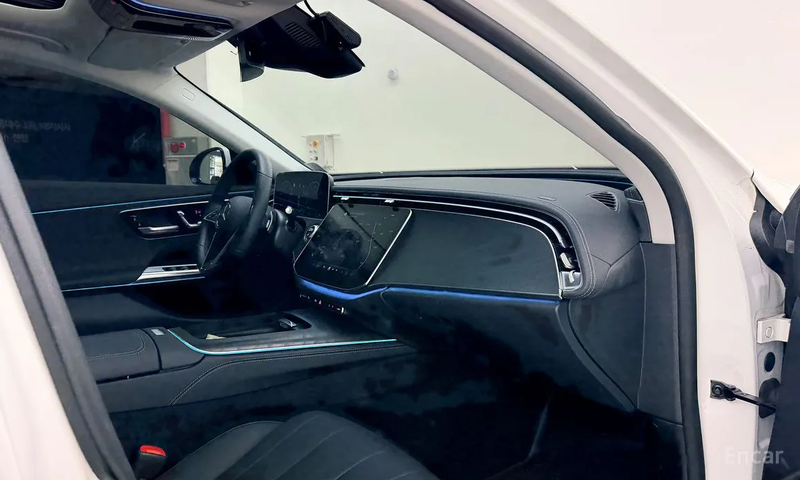 Фото 17 - Mercedes-Benz E-Class