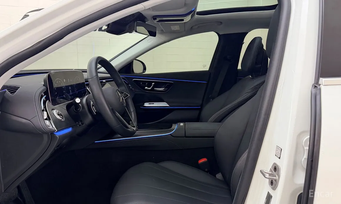 Фото 18 - Mercedes-Benz E-Class