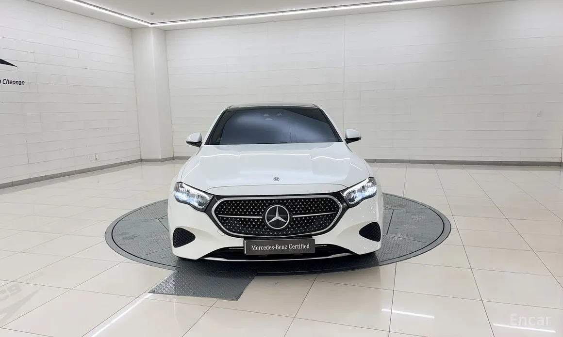 Фото 8 - Mercedes-Benz E-Class