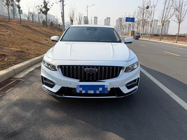 Фото 2 - Geely Preface