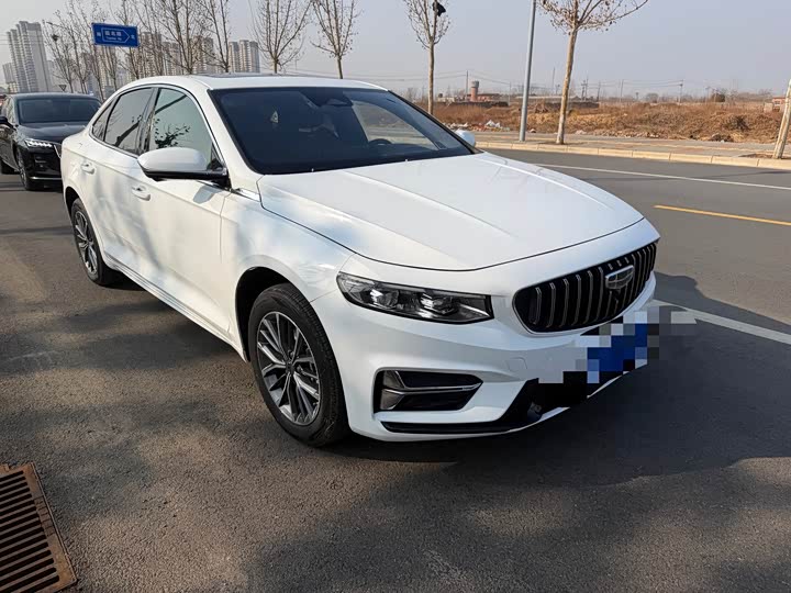 Фото 3 - Geely Preface