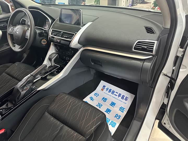 Фото 8 - Mitsubishi Eclipse Cross