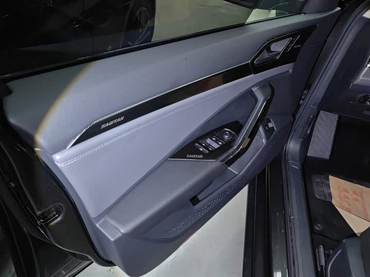 Фото 7 - Volkswagen Sagitar L