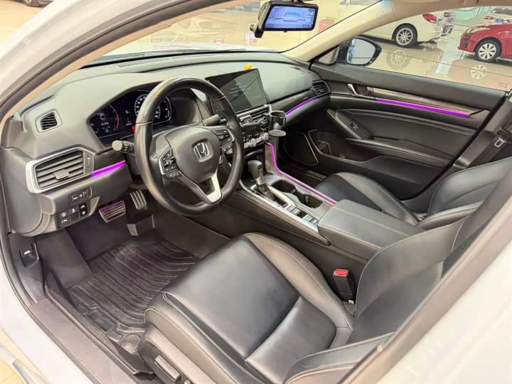 Фото 3 - Honda Accord