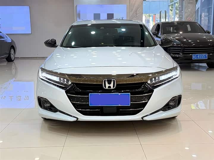 Фото 9 - Honda Accord