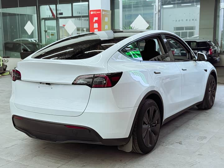 Фото 7 - Tesla Model Y