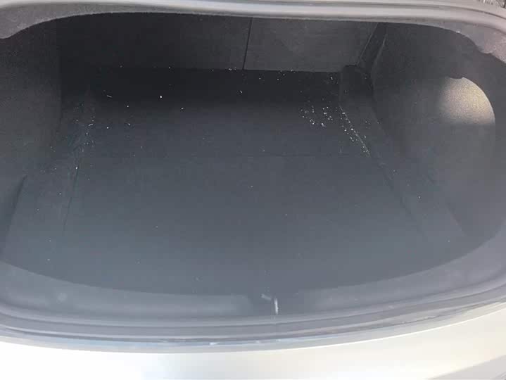 Фото 4 - Tesla Model 3