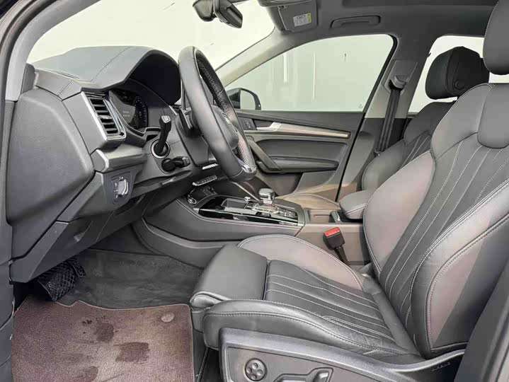 Фото 7 - Audi Q5L