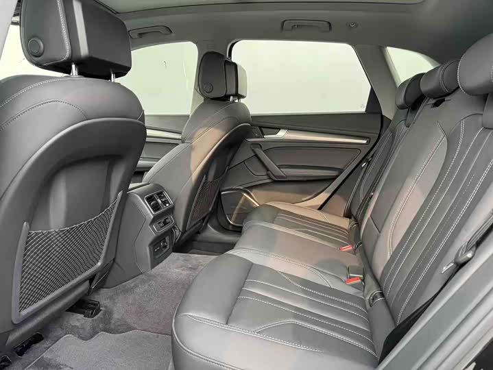 Фото 9 - Audi Q5L