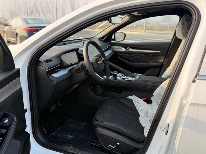 Фото 4 - Geely Preface