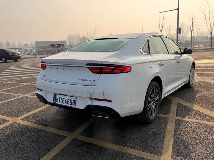 Фото 9 - Geely Preface