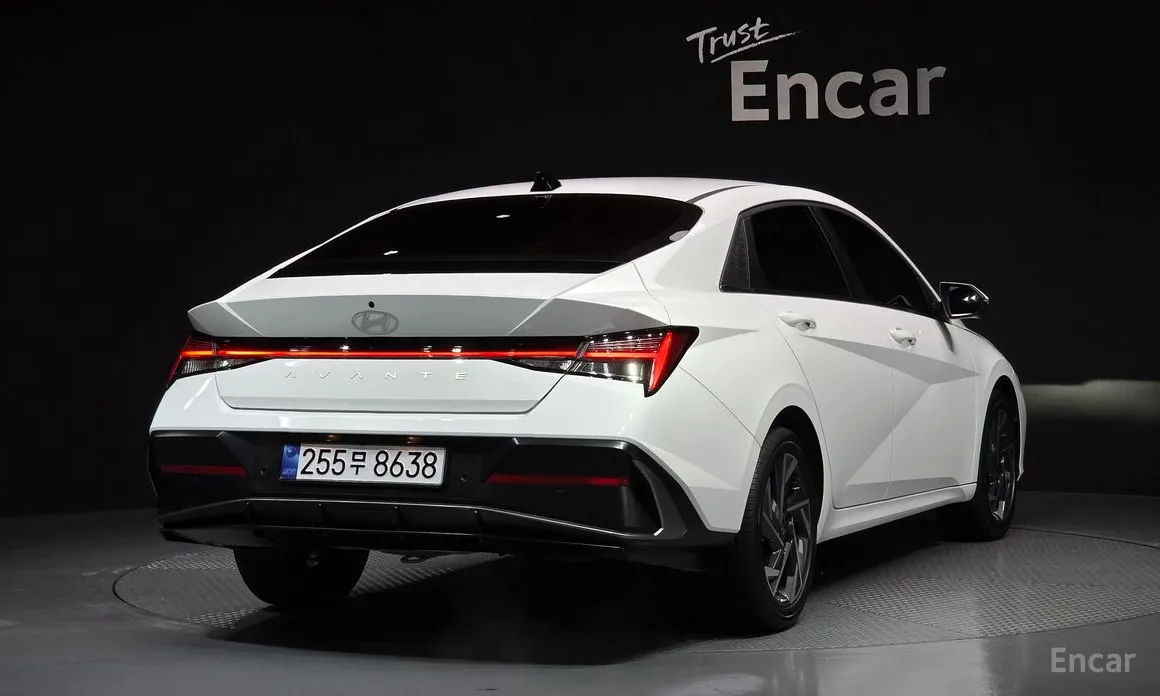 Фото 2 - Hyundai Avante