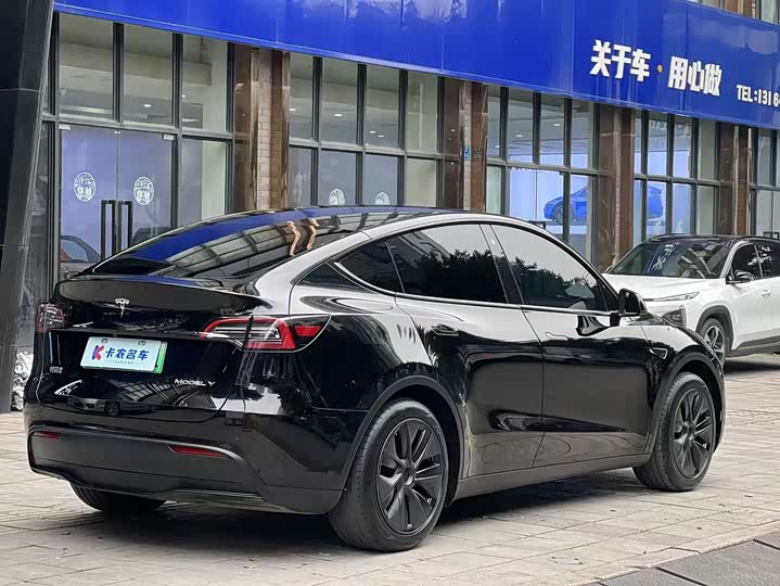 Фото 4 - Tesla Model Y