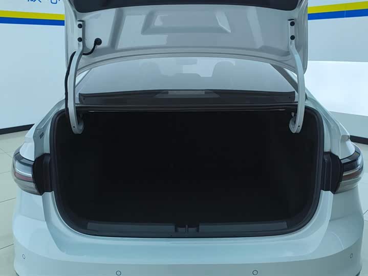 Фото 4 - Volkswagen Lavida