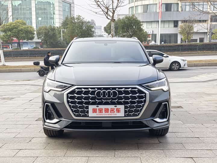 Фото 2 - Audi Q3