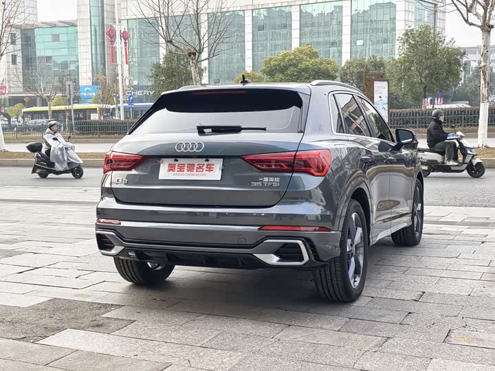 Фото 4 - Audi Q3