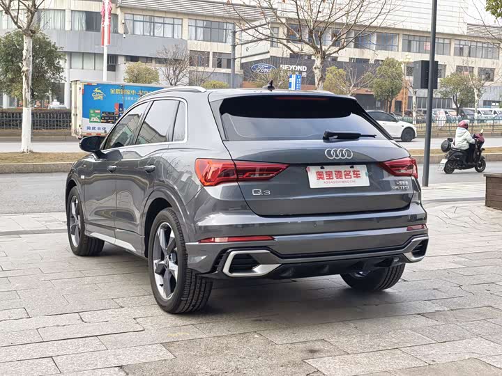 Фото 6 - Audi Q3