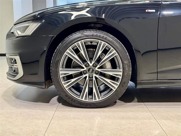 Фото 9 - Audi A6L