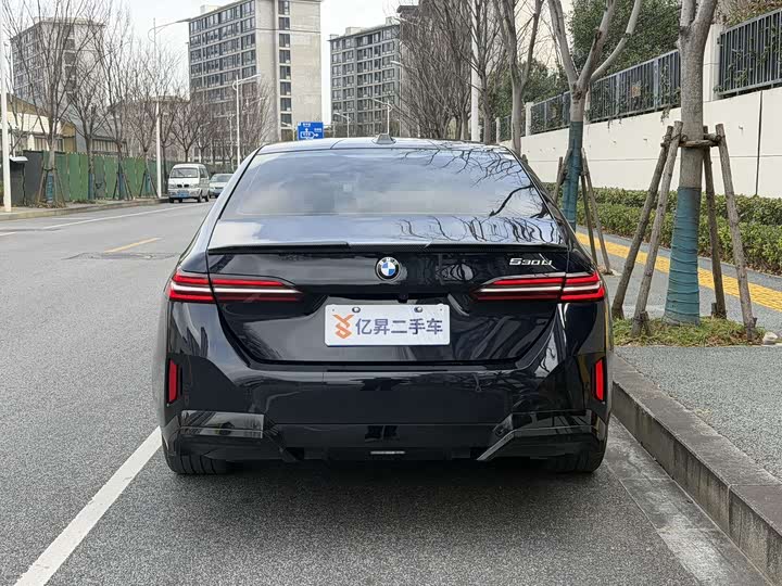 Фото 5 - BMW 5 Series