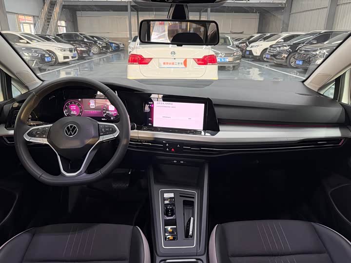 Фото 5 - Volkswagen Golf