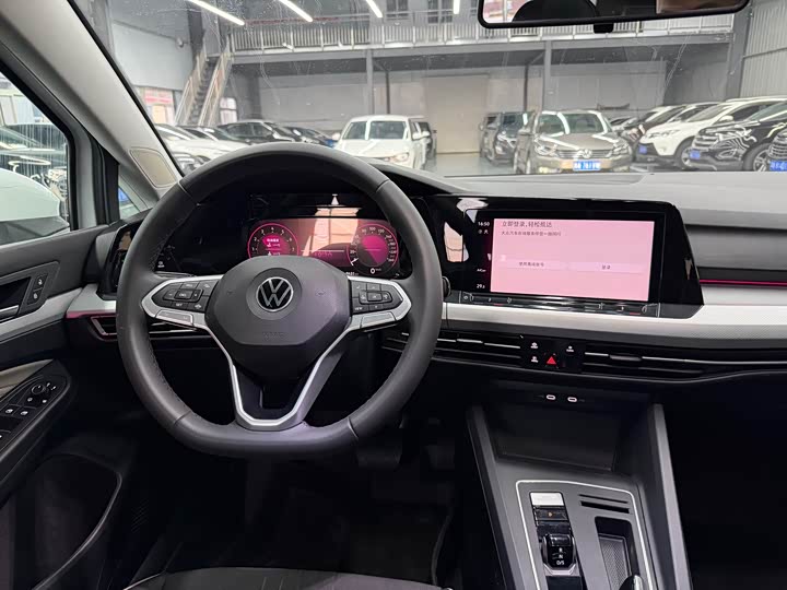 Фото 9 - Volkswagen Golf