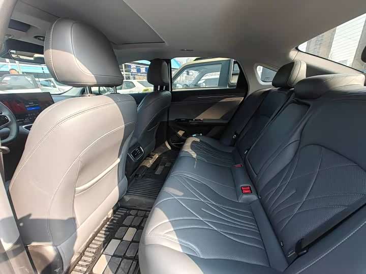 Фото 5 - Geely Galaxy L6