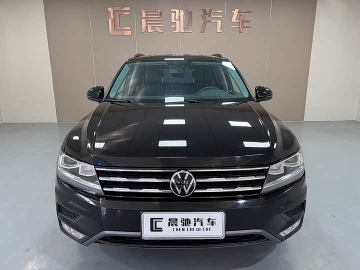 Фото 2 - Volkswagen Tiguan L Pro