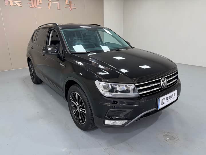 Фото 3 - Volkswagen Tiguan L Pro
