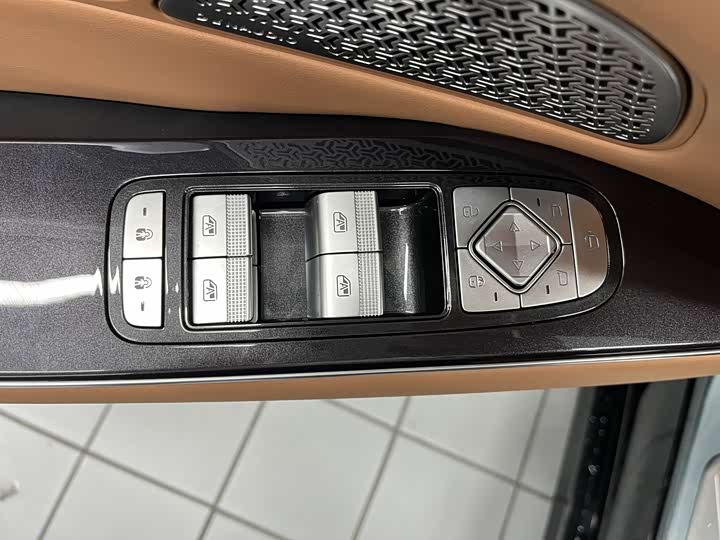 Фото 8 - BYD Han L