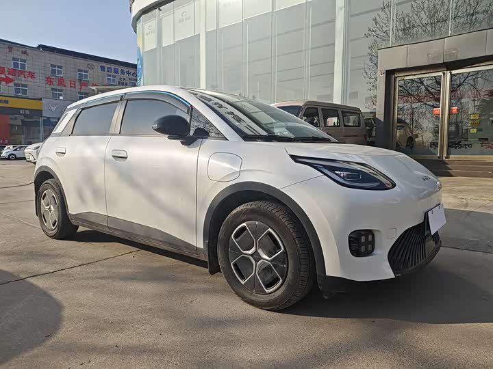 Фото 3 - GAC Aion UT