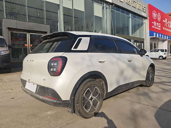 Фото 4 - GAC Aion UT