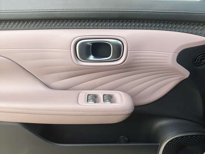 Фото 7 - GAC Aion UT